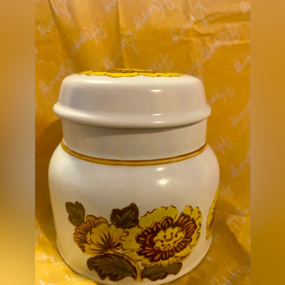 vintage Royal Doulton Lambeth Stoneware lidded jar in the "Forest Glen" pattern.